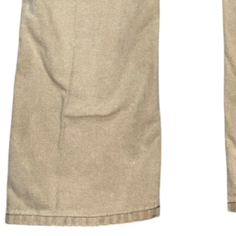 Carhartt there visible